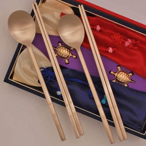 선조 대장금 유기수저 2벌(수저2벌+거북금받침2ea+비단주머니+거북비단케이스) S-10